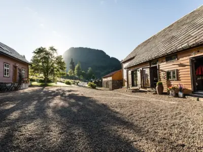 Barn Exterior1