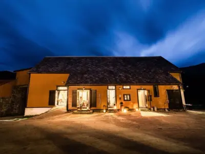 Barn Exterior2