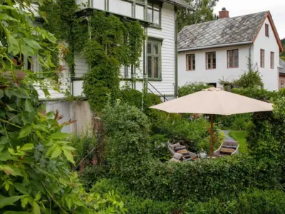 Villa Exterior1