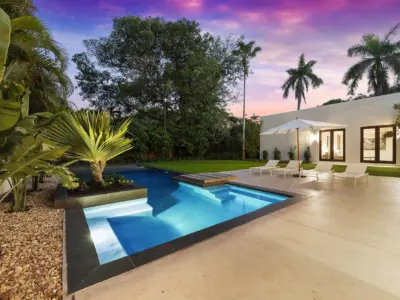 02 villa backyard pool