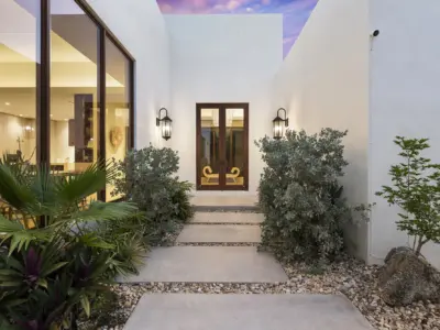 09 villa entrance