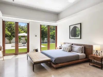 21 villa master bedroom