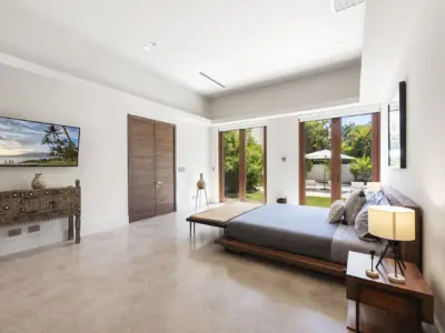 22 villa master bedroom