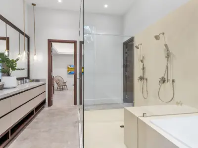 25 villa master bathroom