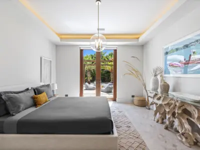 44 villa guest bedroom