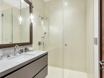 46 villa guest bathroom