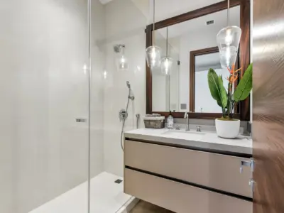 49 villa guest bathroom