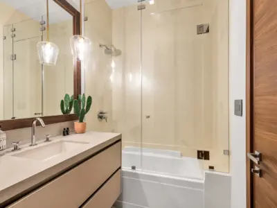 53 villa guest bathroom