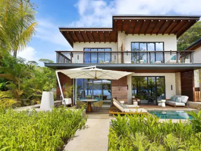 Bay house 3 bedroom pool villa reduced
