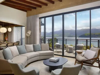 Cliff house panorama suite