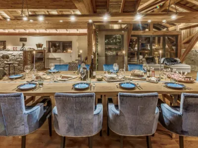 Chalet des Reves 9 diap dining table