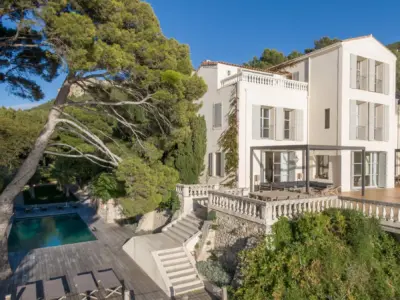 25 villa luxe cassis vue cote