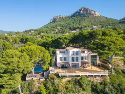 41 Villa luxe cassisjpeg
