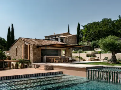 Iconic hauts de gordes Mr Tripper 74