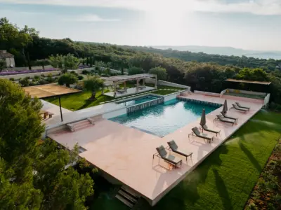 Iconic House Les Hauts de Gordes Drone 2