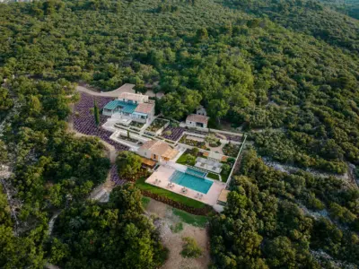 Iconic House Les Hauts de Gordes Drone 4
