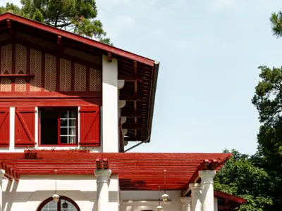 Bords du lac iconic house mrtripper 2