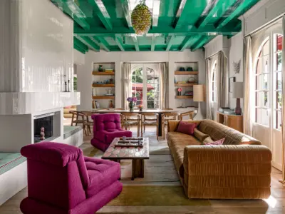 Bords du lac iconic house mrtripper 13