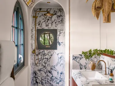 Bords du lac iconic house mrtripper 16