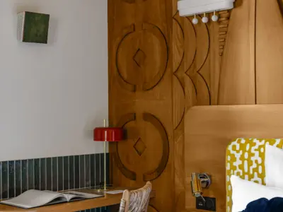 Bords du lac iconic house mrtripper 25