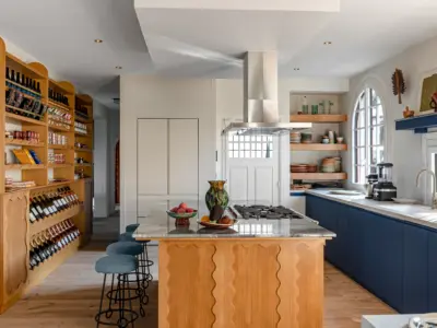 Bords du lac iconic house mrtripper 38