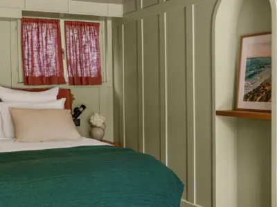 Bords du lac iconic house mrtripper 62