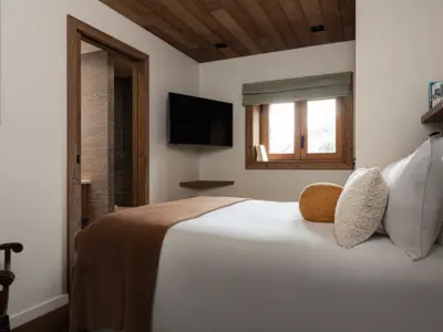 ICONIC HOUSE Y Studio 1550 10 HD