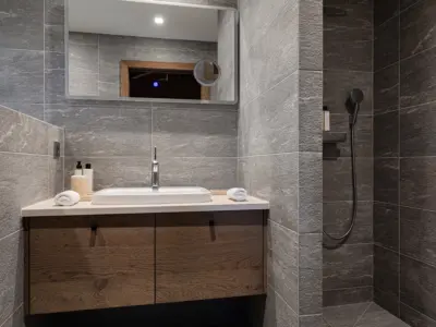 ICONIC HOUSE Y Studio 1550 37 HD