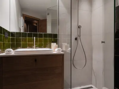 ICONIC HOUSE Y Studio 1550 42 HD