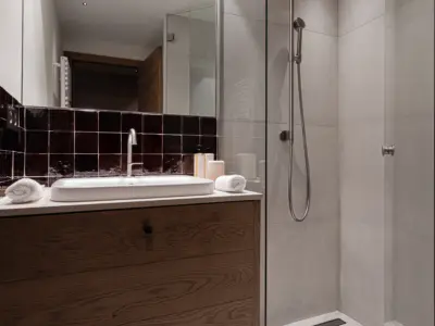 ICONIC HOUSE Y Studio 1550 43 HD