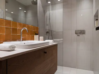 ICONIC HOUSE Y Studio 1550 44 HD