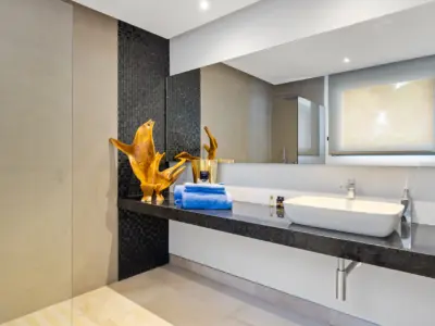 REF 012 11 BR BEACHFRONT VILLA 11