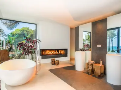 REF 012 11 BR BEACHFRONT VILLA 14