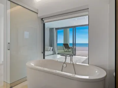 REF 012 11 BR BEACHFRONT VILLA 16