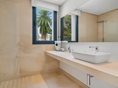 REF 012 11 BR BEACHFRONT VILLA 19