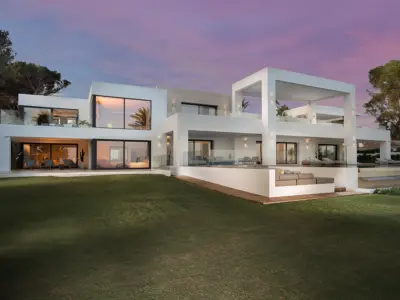 REF 012 11 BR BEACHFRONT VILLA 30