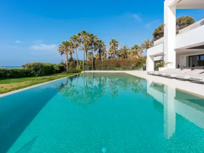 REF 012 11 BR BEACHFRONT VILLA 34