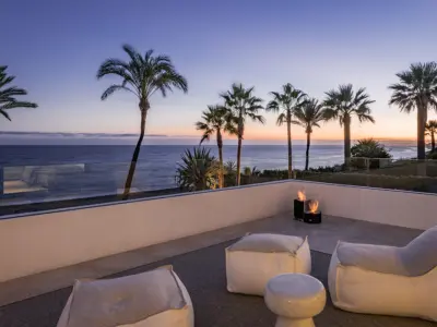 REF 012 11 BR BEACHFRONT VILLA 38