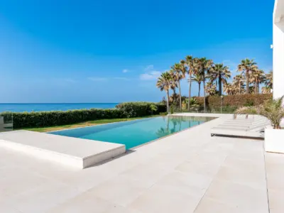 REF 012 11 BR BEACHFRONT VILLA 38