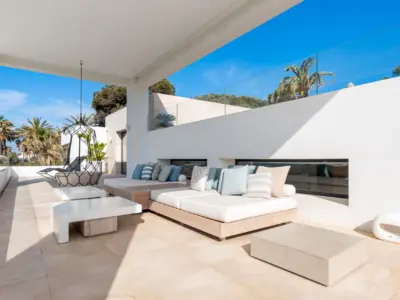 REF 012 11 BR BEACHFRONT VILLA 42