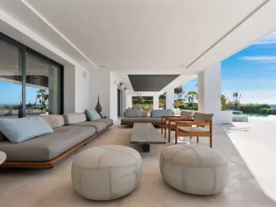 REF 012 11 BR BEACHFRONT VILLA 43