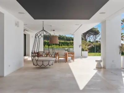 REF 012 11 BR BEACHFRONT VILLA 44