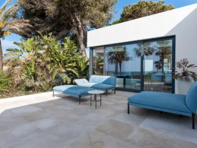 REF 012 11 BR BEACHFRONT VILLA 46