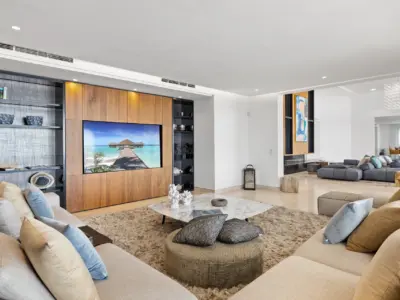 REF 012 11 BR BEACHFRONT VILLA 47