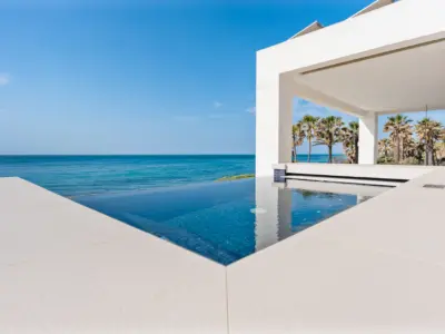 REF 012 11 BR BEACHFRONT VILLA 49