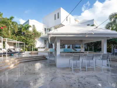 PEARL WEST EXTERIORES