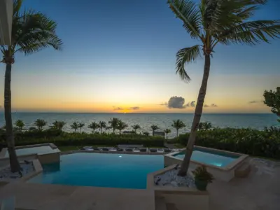 PEARL WEST EXTERIOR AMANECER 1