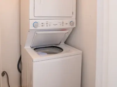 PEARL WEST LAVANDERIA