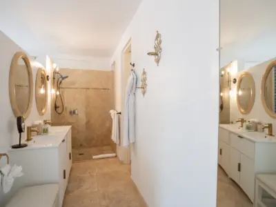 PEARL WEST SUITE 2 BAÑO