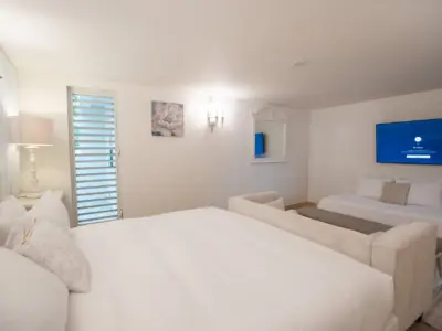 PEARL WEST SUITE 3 3